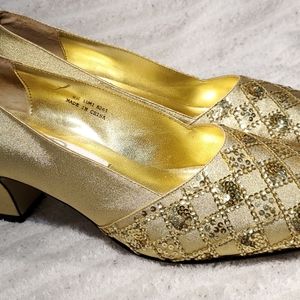 Dolce by pierre gold block heels size 8w